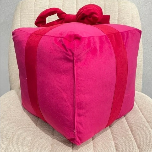Juicy couture pillow present - Picture 4 of 5